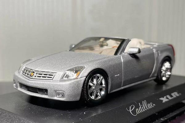 2004 Cadillac XLR Diecast Model in Silver(Roadster)