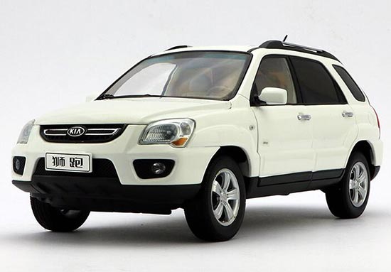 2007 Kia Sportage Diecast Model in White