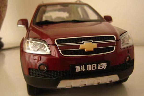 2008 Chevrolet Captiva Diecast Model in Red