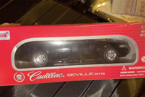 1/18 scale Cadillac Seville STS diecast model