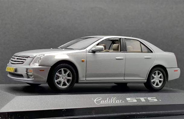 1/43 Cadillac STS Diecast Model in Gray(Silver)