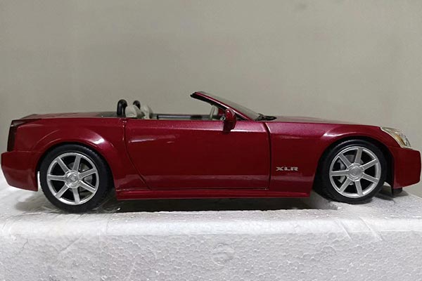 2004 Cadillac XLR Diecast Model in Red